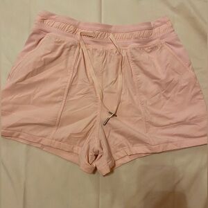 NWOT Lululemon Dance Studio High-Rise Short 3.5"